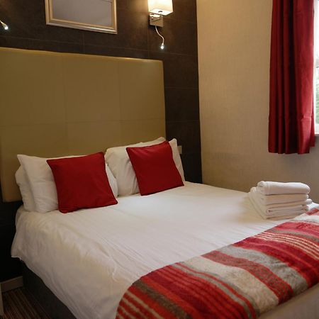 The White House Hotel Телфорд Экстерьер фото