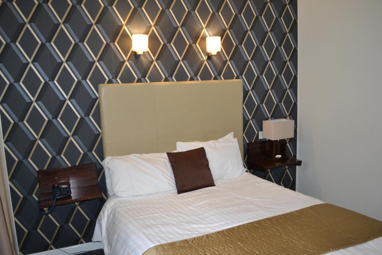 The White House Hotel Телфорд Экстерьер фото