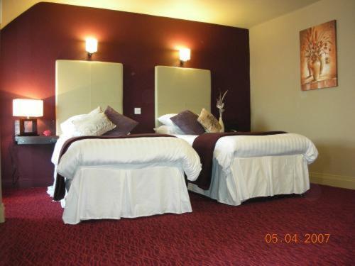 The White House Hotel Телфорд Номер фото
